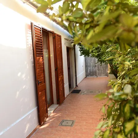 Appartement With One Bedroom In With Furnished Balcony And Wifi 3 Km From The Beach