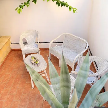 With One Bedroom In With Furnished Balcony And Wifi 3 Km From The Beach Lägenhet
