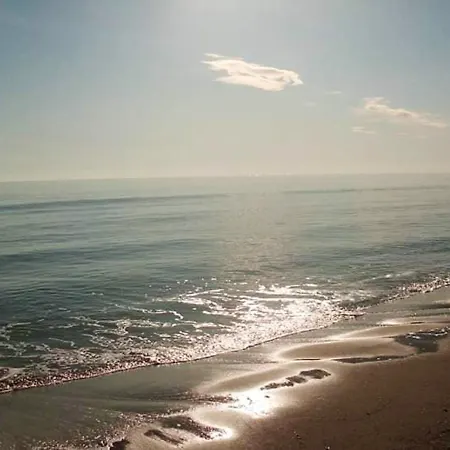 With One Bedroom In With Furnished Balcony And Wifi 3 Km From The Beach Appartement